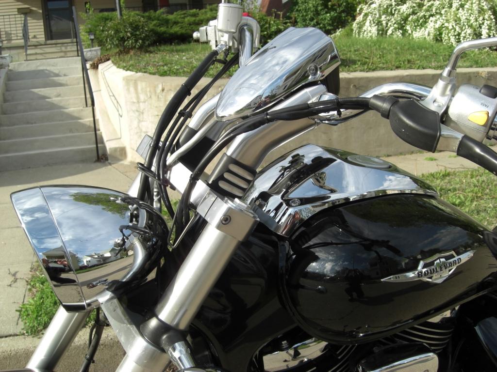 One of our customers took this picture of our fluted powder coated risers on his bike